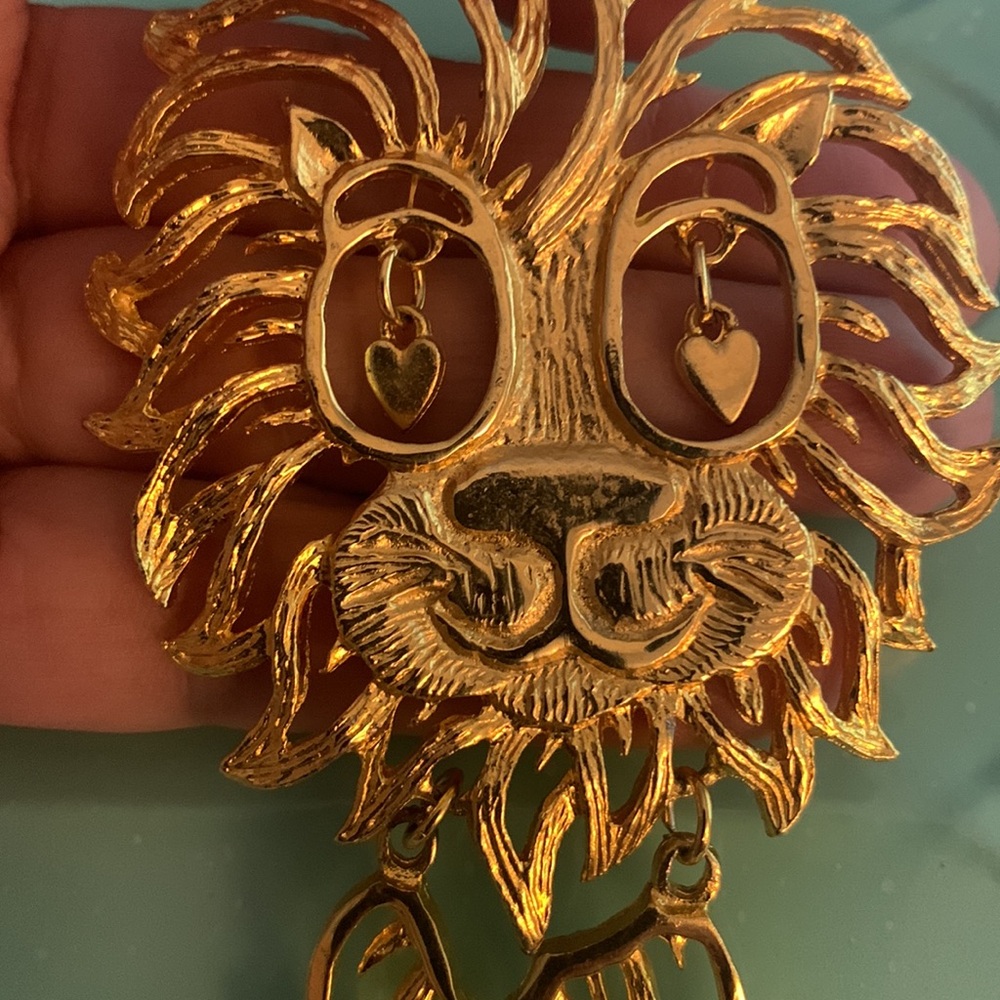 Vintage large LION pendant so cute 1970s - Picture 4 of 4